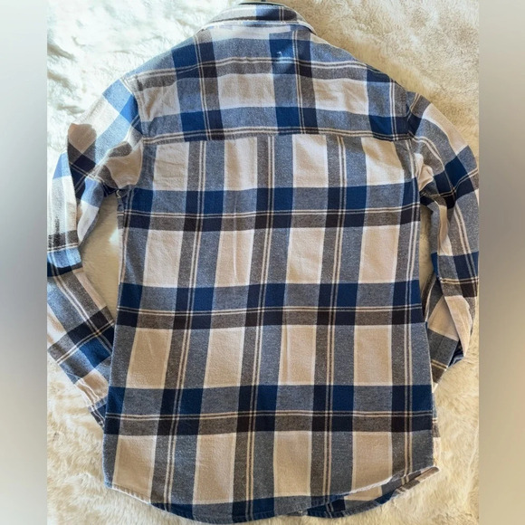 RSQ Large Scale Flannel. All over pattern. Button front. Long sleeves. Xsmall - Picture 4 of 11